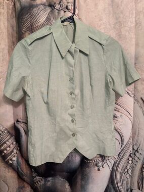 Classic Short-Sleeve Button Front Top in Light Mint Green